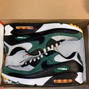 Air Max 90 Green/Black Size 11 Mens Great Condition Box Included